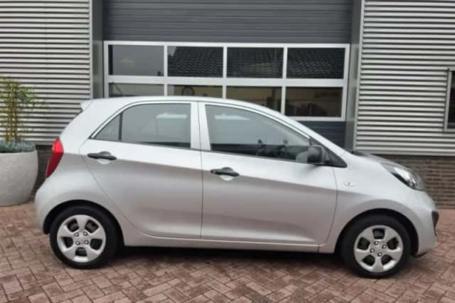 Kia Picanto (2014) thumbnail 5