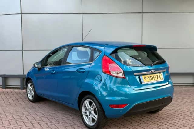 Ford Fiesta (2014) thumbnail 3
