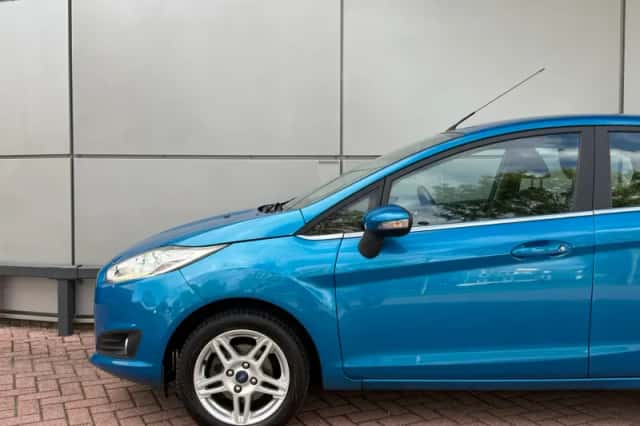 Ford Fiesta (2014) thumbnail 6