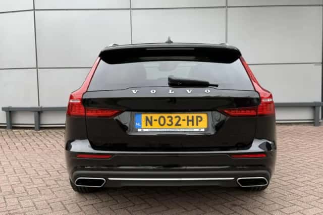 Volvo V60 (2021) thumbnail 5