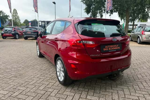 Ford Fiesta (2018) thumbnail 3