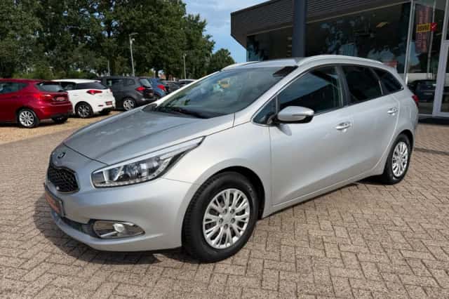 Kia Cee'd (2015) thumbnail 1