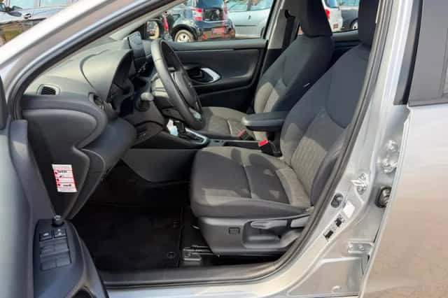 Toyota Yaris (2024) thumbnail 5