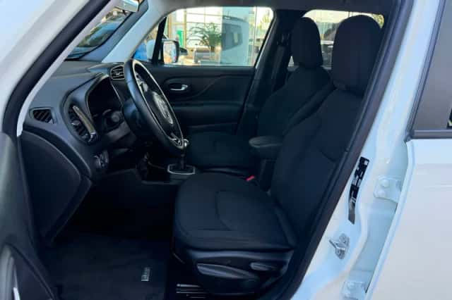 Jeep Renegade (2020) thumbnail 6