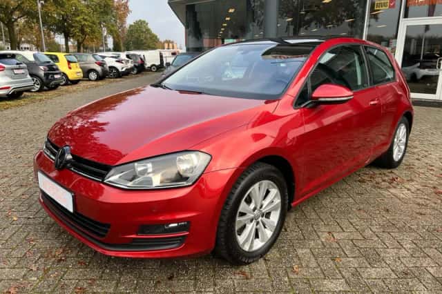 Volkswagen Golf (2015) thumbnail 1