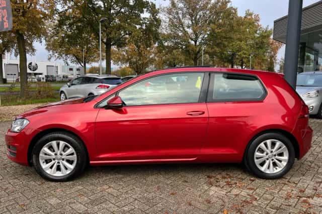 Volkswagen Golf (2015) thumbnail 4