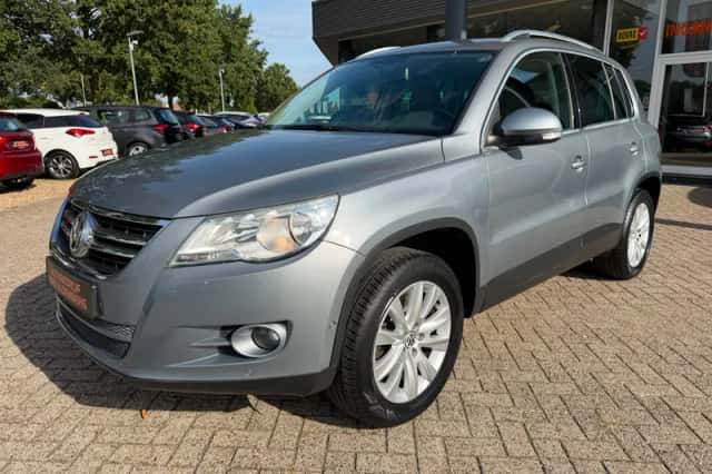 Volkswagen Tiguan (2010) thumbnail 1