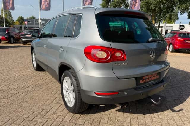 Volkswagen Tiguan (2010) thumbnail 3