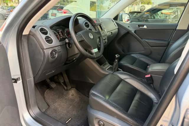 Volkswagen Tiguan (2010) thumbnail 5