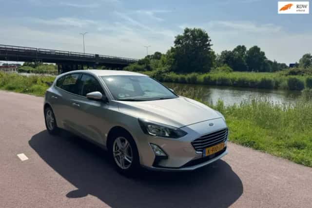 Ford Focus (2021) thumbnail 1