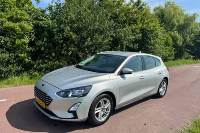 Ford Focus (2021) thumbnail 3