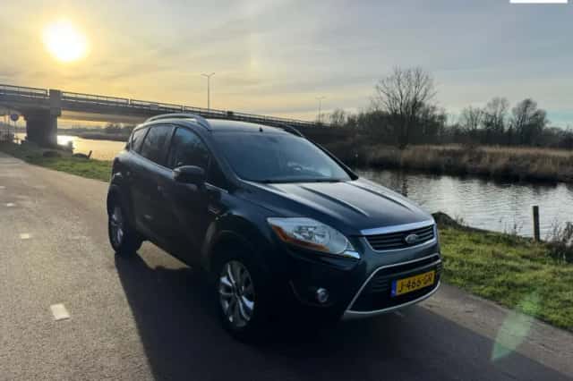 Ford Kuga (2009) thumbnail 1