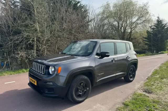 Jeep Renegade (2017) thumbnail 3