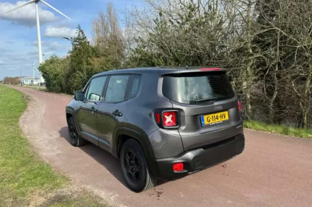 Jeep Renegade (2017) thumbnail 5