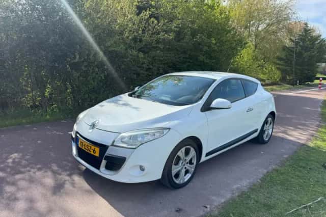Renault Mégane (2010) thumbnail 3
