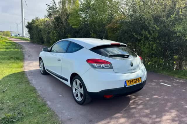 Renault Mégane (2010) thumbnail 5