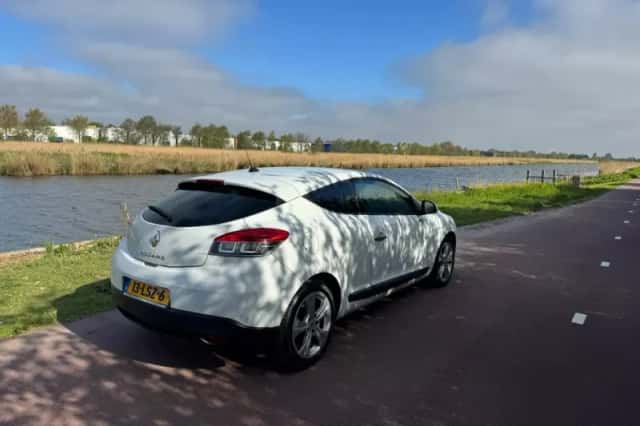 Renault Mégane (2010) thumbnail 6