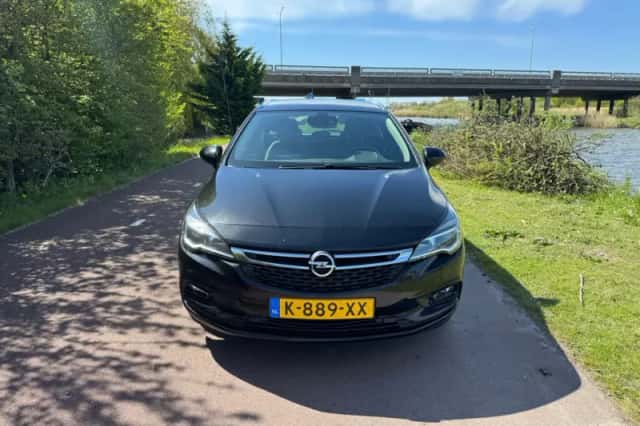 Opel Astra (2018) thumbnail 2