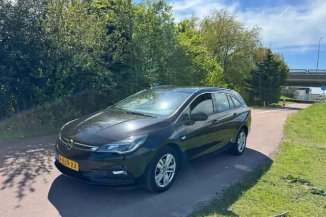Opel Astra (2018) thumbnail 3