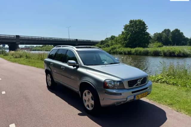 Volvo XC90 (2013) thumbnail 1