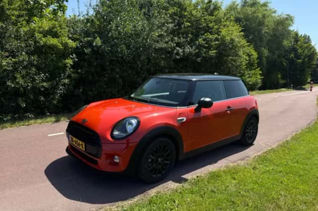 MINI One (2019) thumbnail 3
