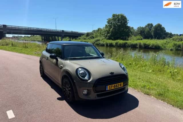 MINI Cooper (2018) thumbnail 1