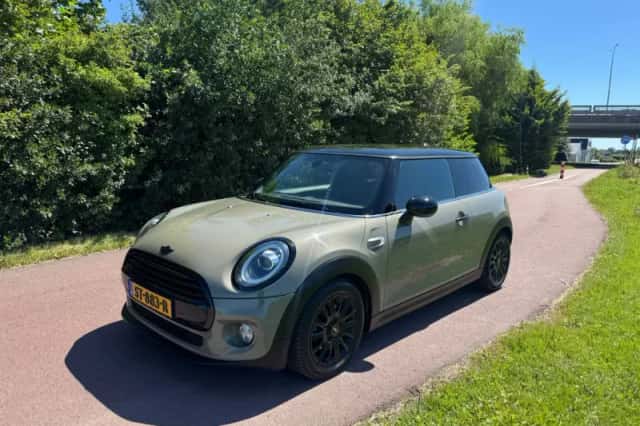 MINI Cooper (2018) thumbnail 3