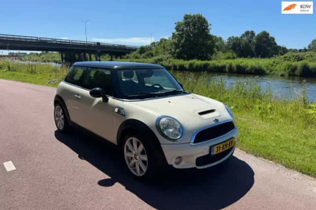 MINI Cooper S (2007) thumbnail 1