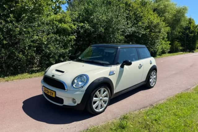 MINI Cooper S (2007) thumbnail 3