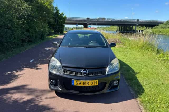 Opel Astra (2005) thumbnail 2