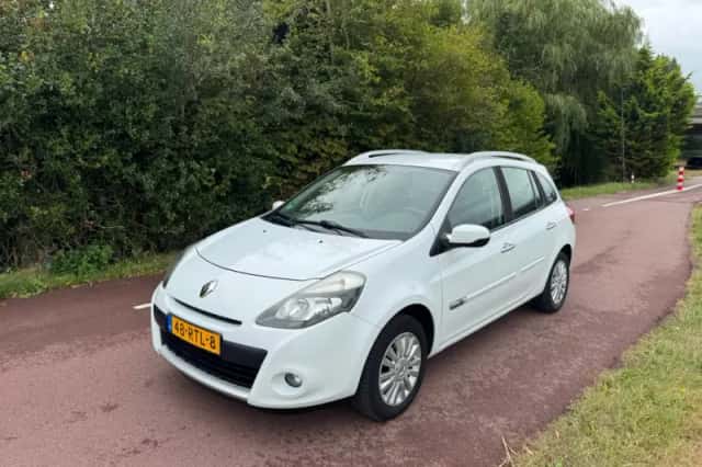 Renault Clio (2011) thumbnail 3