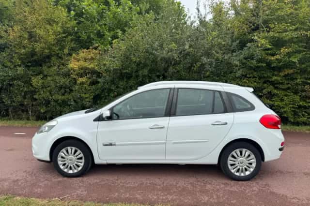Renault Clio (2011) thumbnail 4