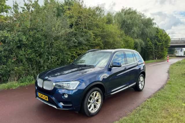 BMW X3 (2016) thumbnail 3