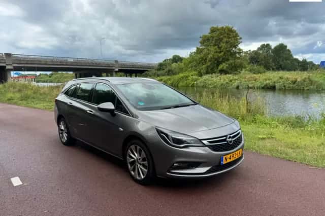Opel Astra (2016) thumbnail 1