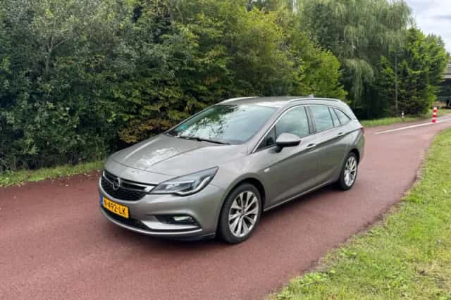 Opel Astra (2016) thumbnail 3