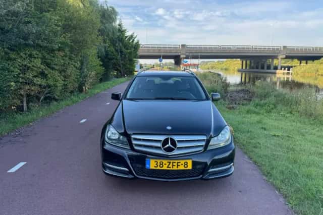 Mercedes-Benz C-Klasse (2012) thumbnail 2