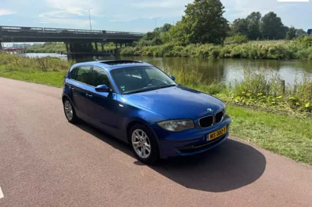 BMW 1-Serie (2009) thumbnail 1