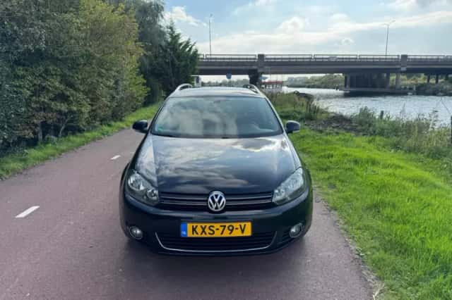Volkswagen Golf (2012) thumbnail 2