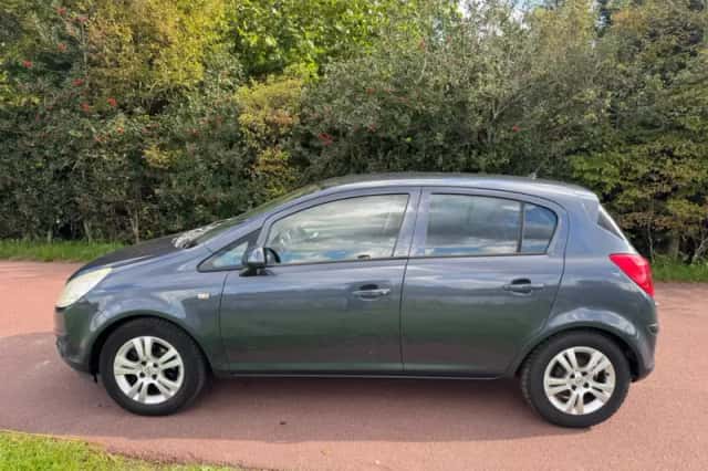 Opel Corsa (2008) thumbnail 3