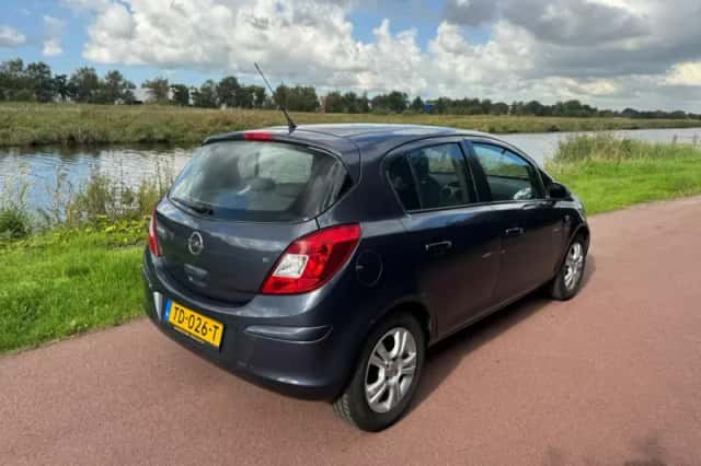 Opel Corsa (2008) thumbnail 5