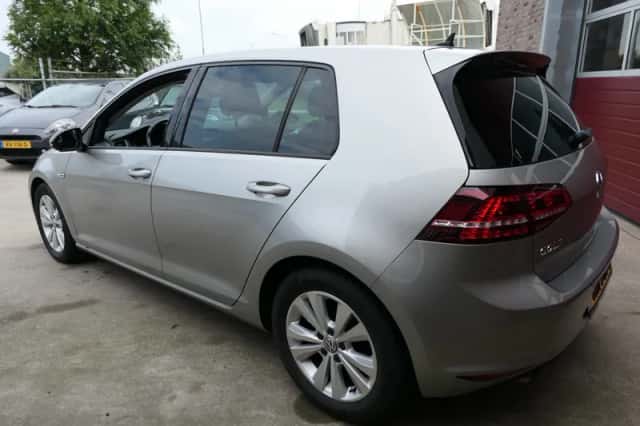 Volkswagen Golf (2015) thumbnail 3