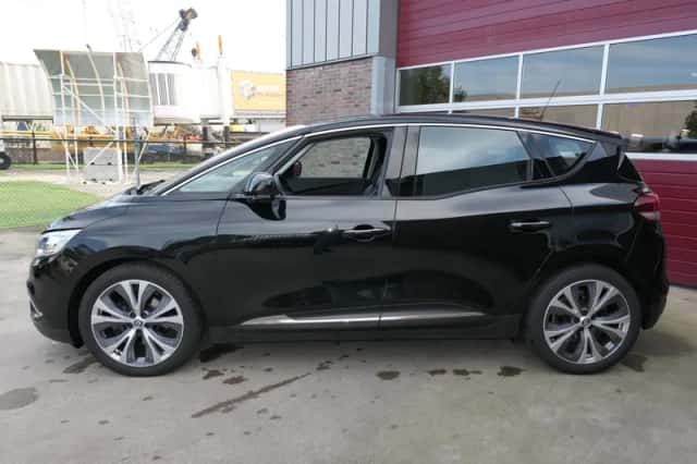 Renault Scénic (2017) thumbnail 2