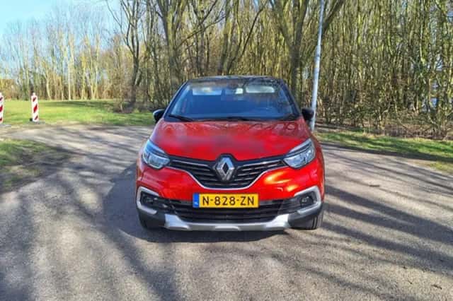 Renault Captur (2018) thumbnail 3