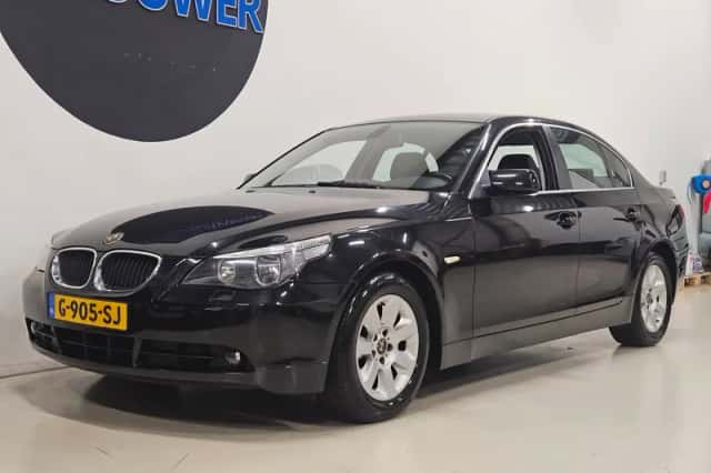 BMW 5-Serie (2004) thumbnail 2