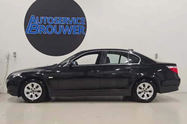 BMW 5-Serie (2004) thumbnail 3