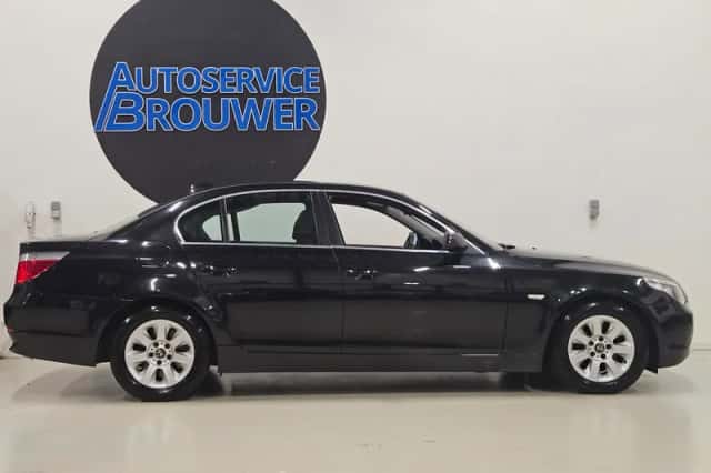 BMW 5-Serie (2004) thumbnail 6