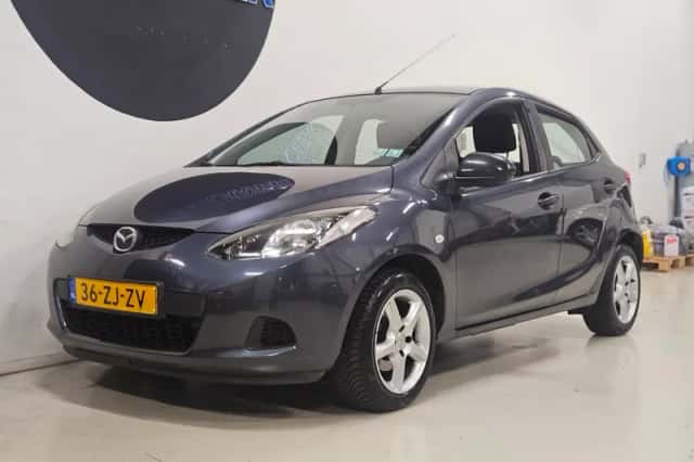 Mazda 2 (2008) thumbnail 3