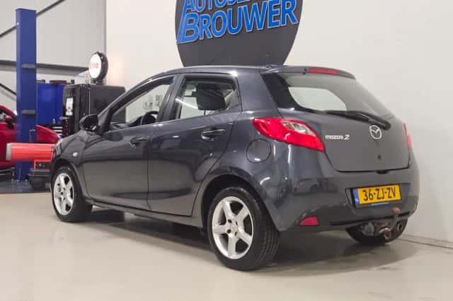 Mazda 2 (2008) thumbnail 5
