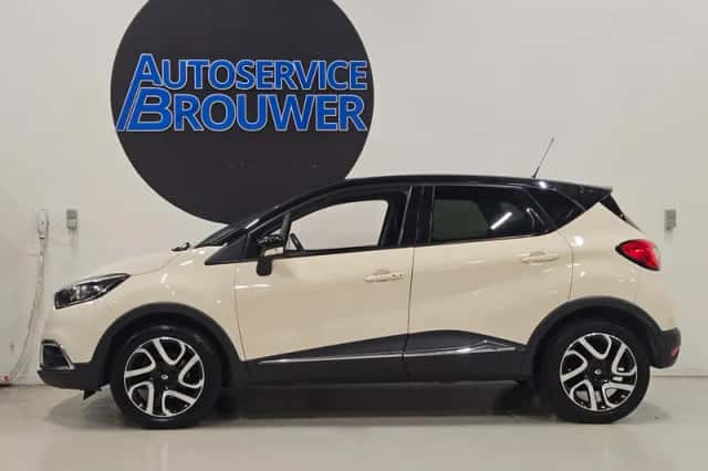 Renault Captur (2014) thumbnail 3