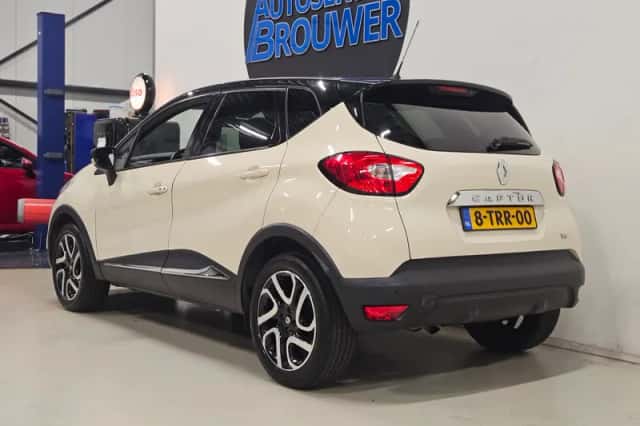 Renault Captur (2014) thumbnail 4